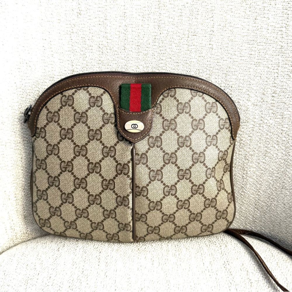 Authentic Gucci brown monogram coated canvas crossbody bag - Picture 3 of 16